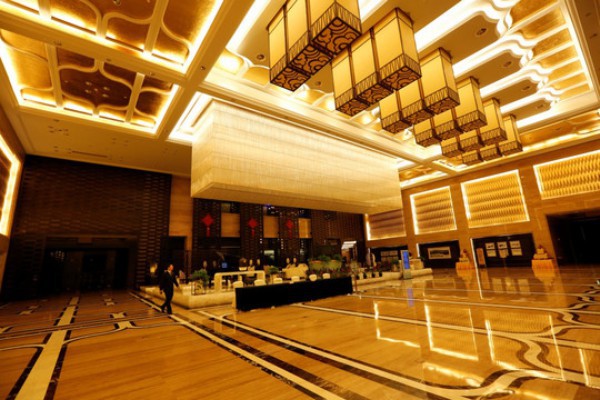 悠闲成都夜，养生茶香浓(成都休闲喝茶)